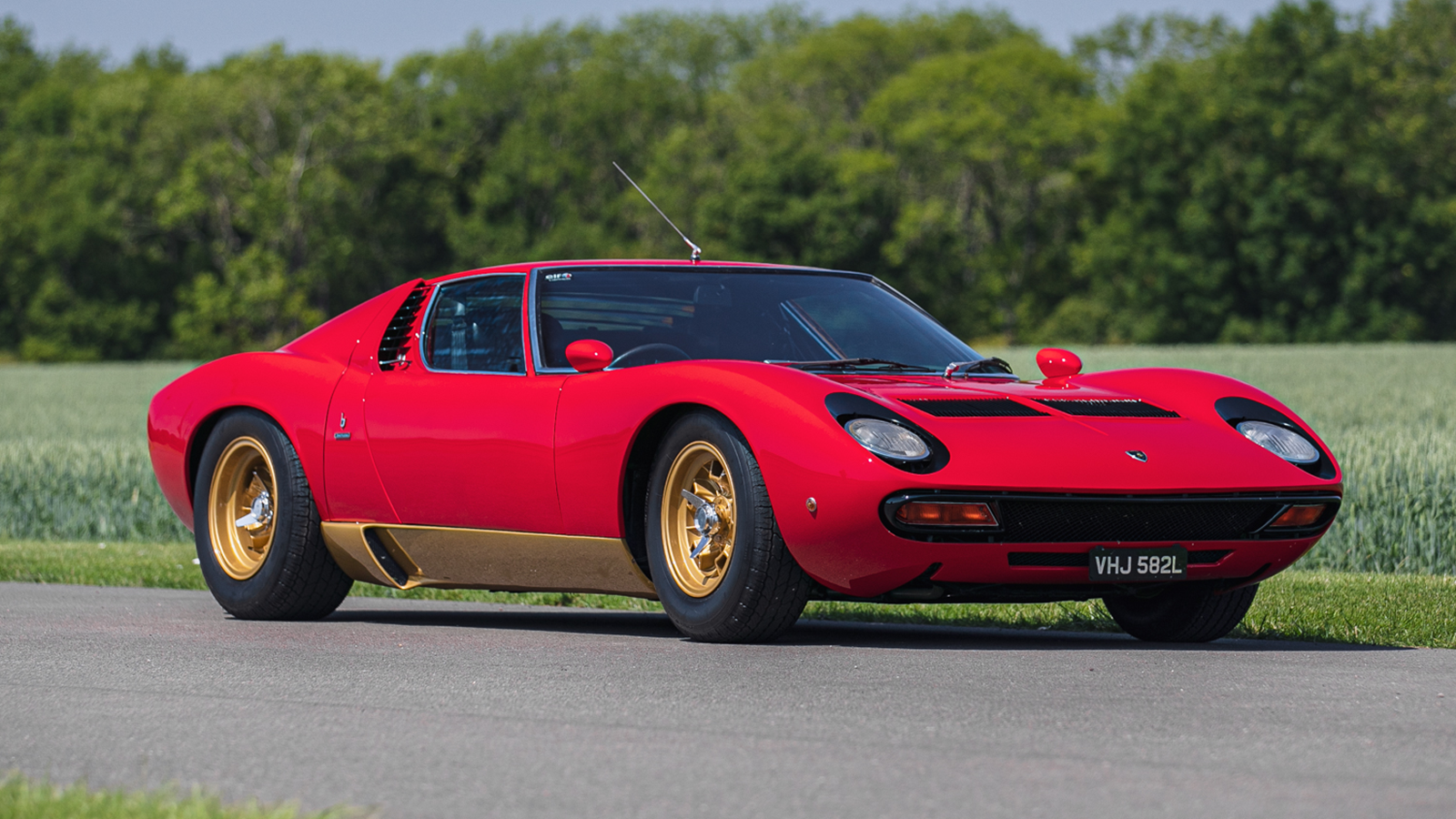 Lamborghini miura салон